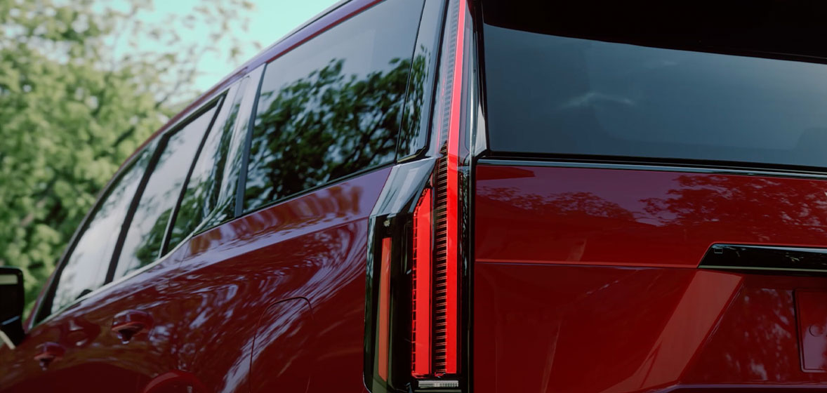 Escalade -V Exterior Features