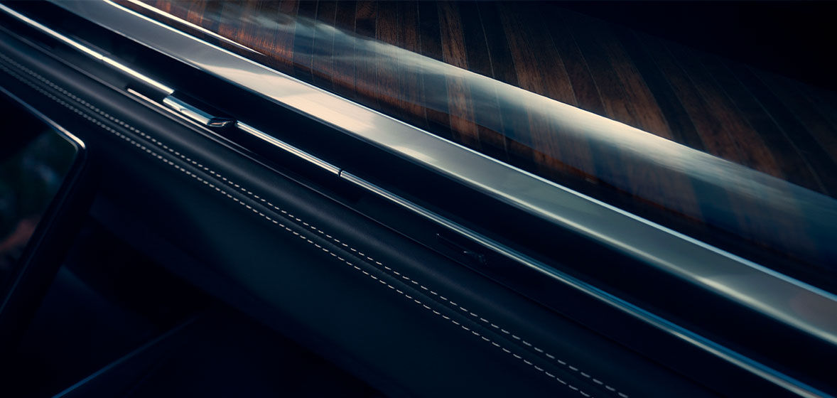 Insertos de madera y más materiales exclusivos en el interior de la nueva Cadillac Escalade 2025