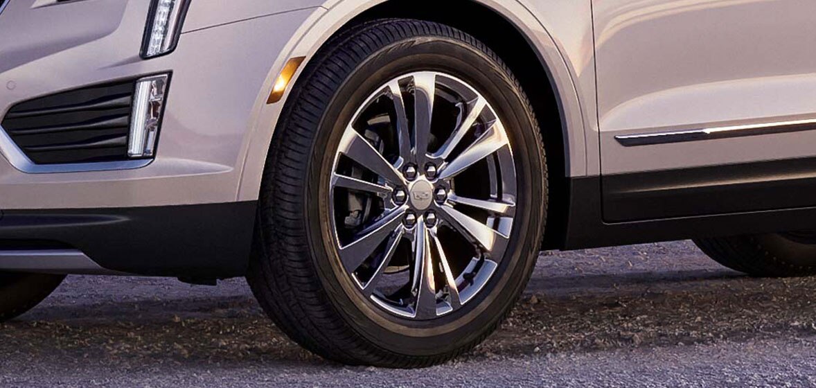 Escape cuádruple de tu camioneta grande de lujo, Cadillac Escalade-V 2024