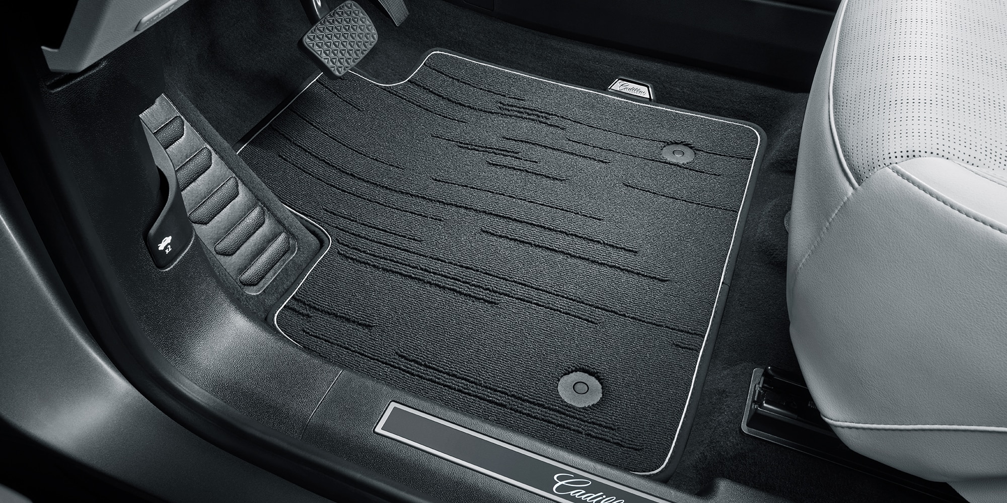 Descarga el catálogo de accesorios de la nueva Cadillac Lyriq-V, camioneta eléctrica de lujo