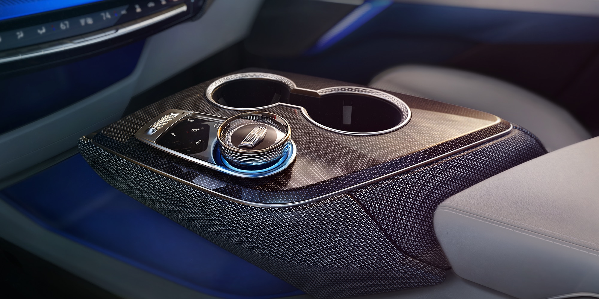 El tejido de acento estampado de OPTIQ 2026 está tejido con hilo hecho de materiales 100% reciclados