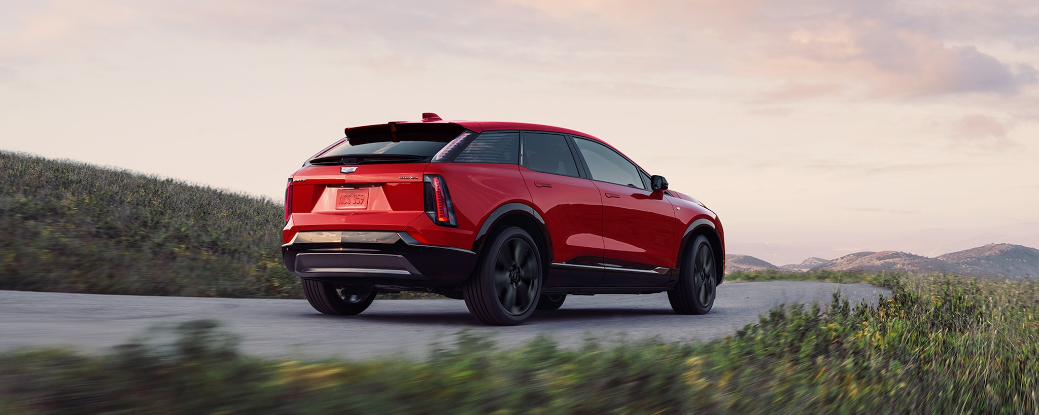 Cotiza en línea tu Cadillac OPTIQ 2026 SUV eléctrica de lujo 