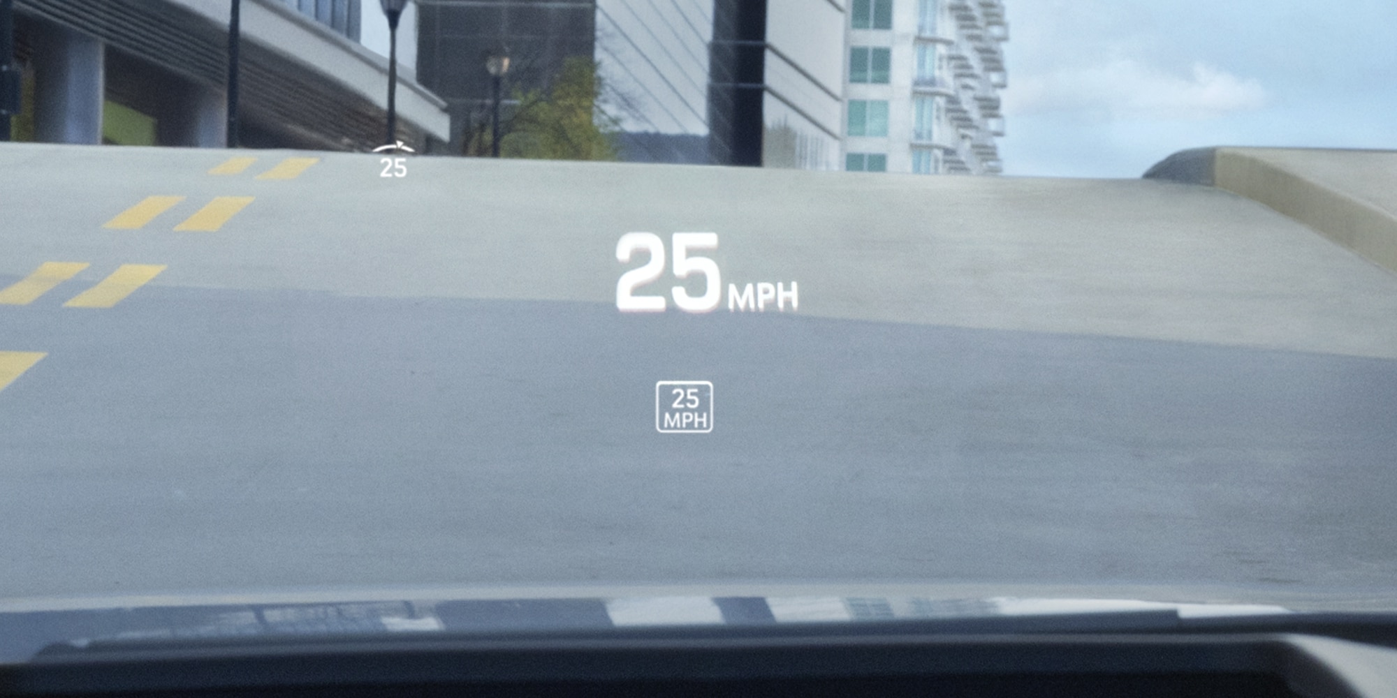 Cadillac OPTIQ 2027 con Head-Up Display proyectado en el parabrisas
