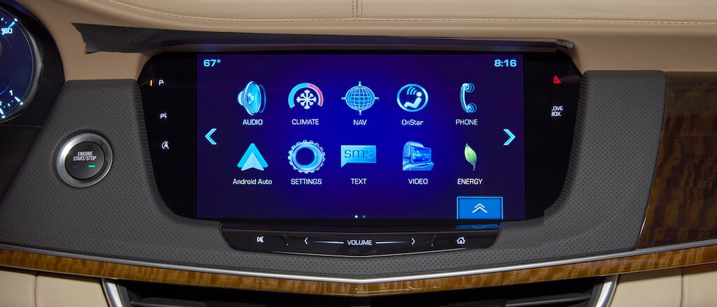 La pantalla central incorpora Cadillac User Experience 3.0 el cual puede ser personalizado con aplicaciones descargables